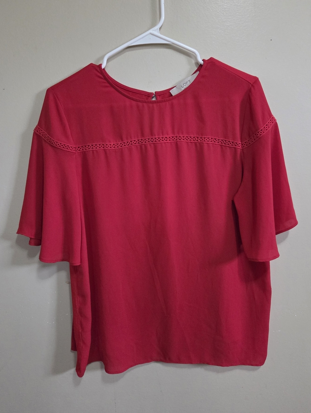 LOFT Women's Size Medium Short Sleeve Top, Size Medium, Scoop Neck, Lace Accents